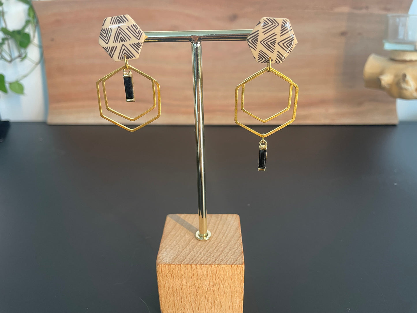 "Ethnique" n°1. Les asymétriques