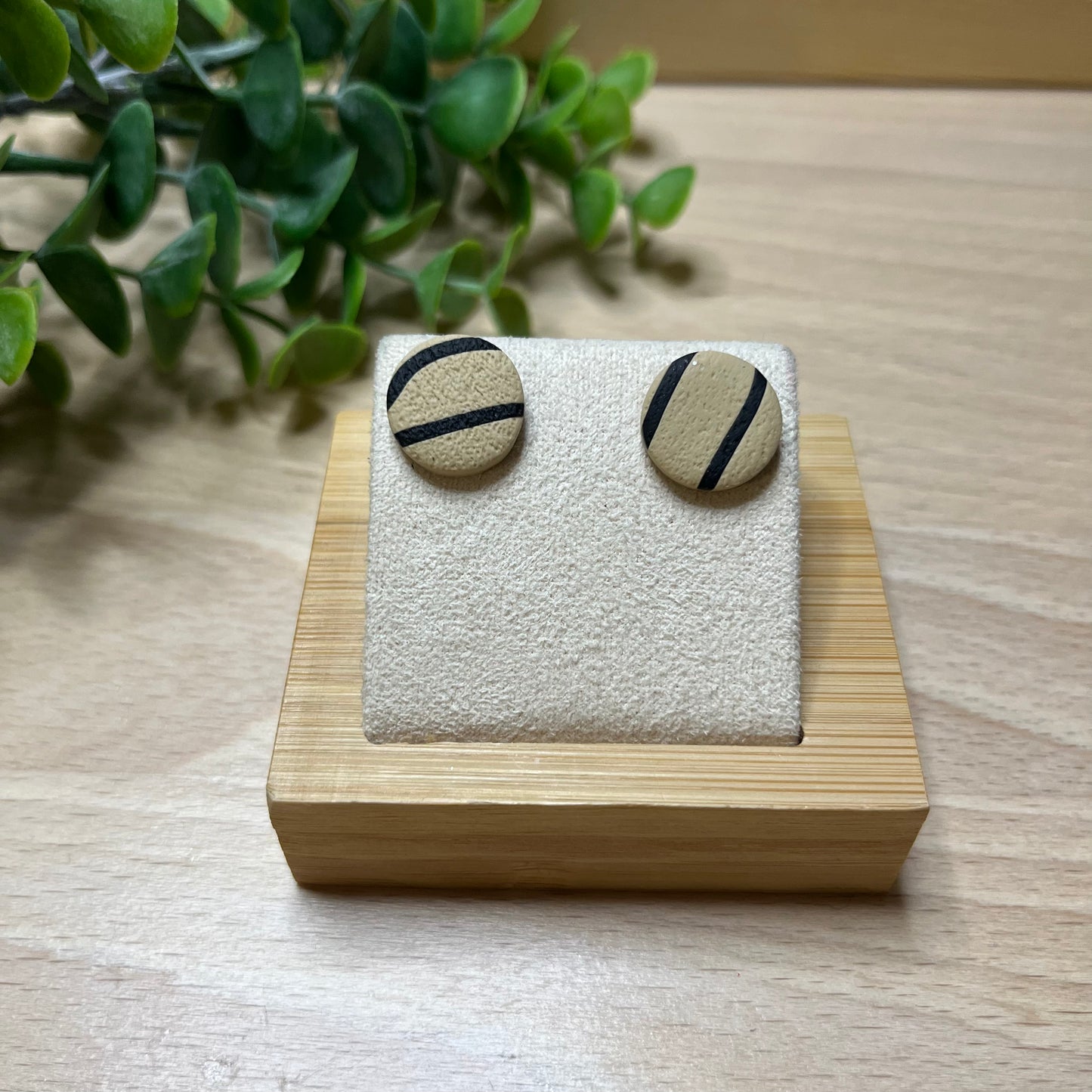 "Beige et noir", n°3