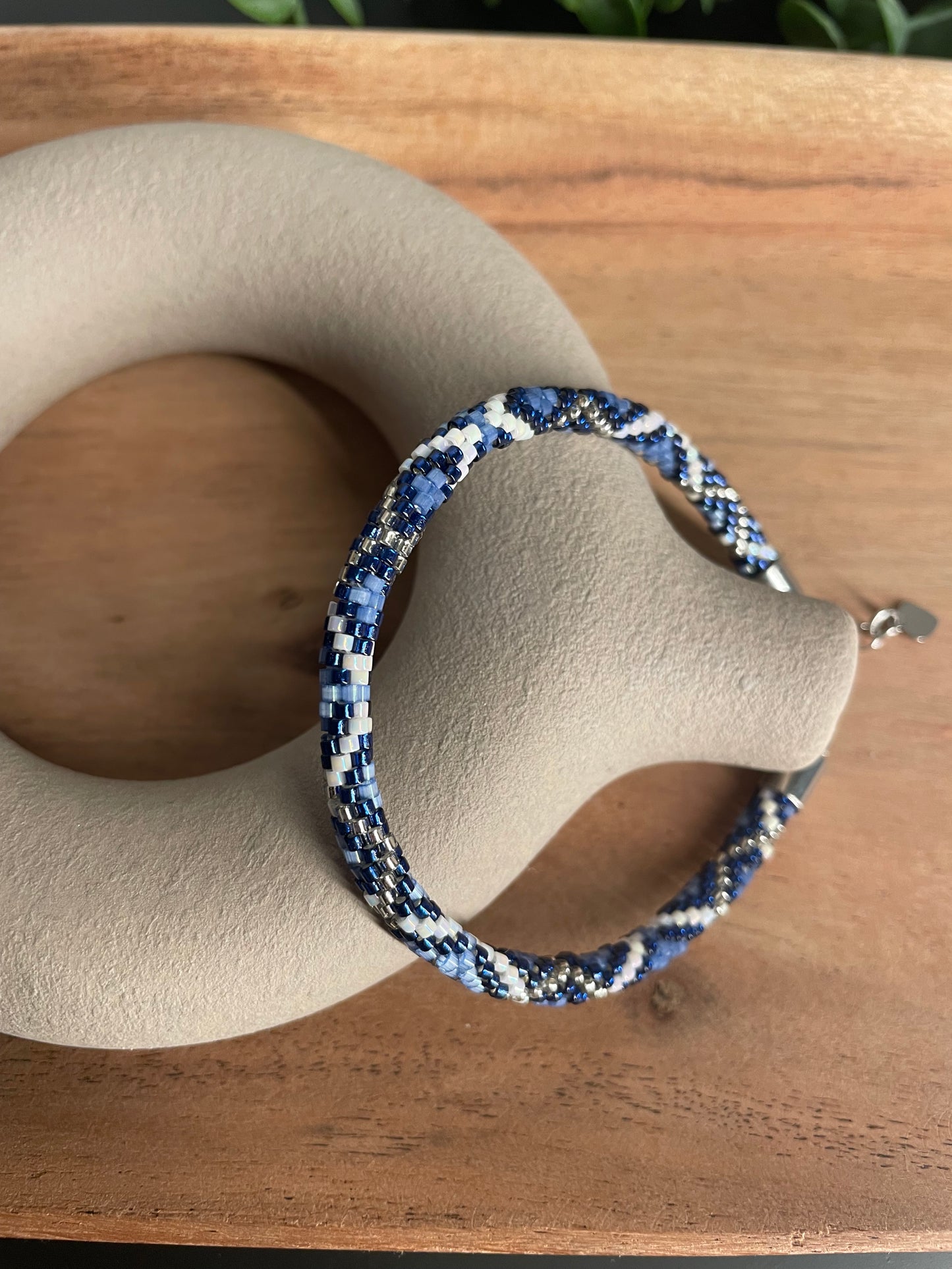 Bracelet jonc bleu