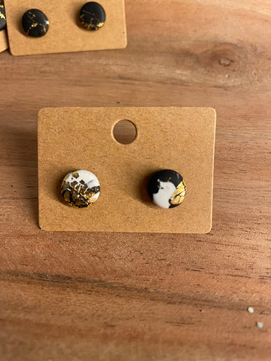 "Marbre noir doré", petites puces n°4