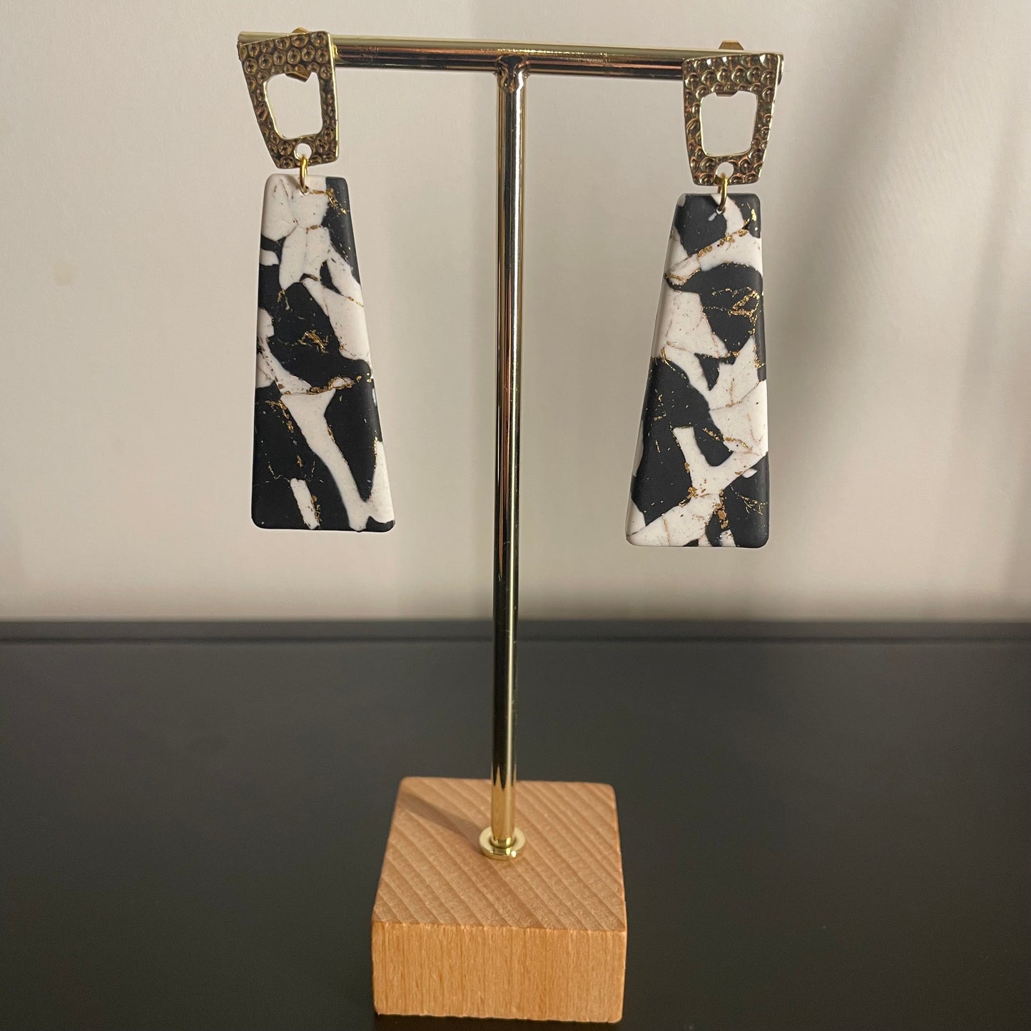 "Marbre noir doré" n°6