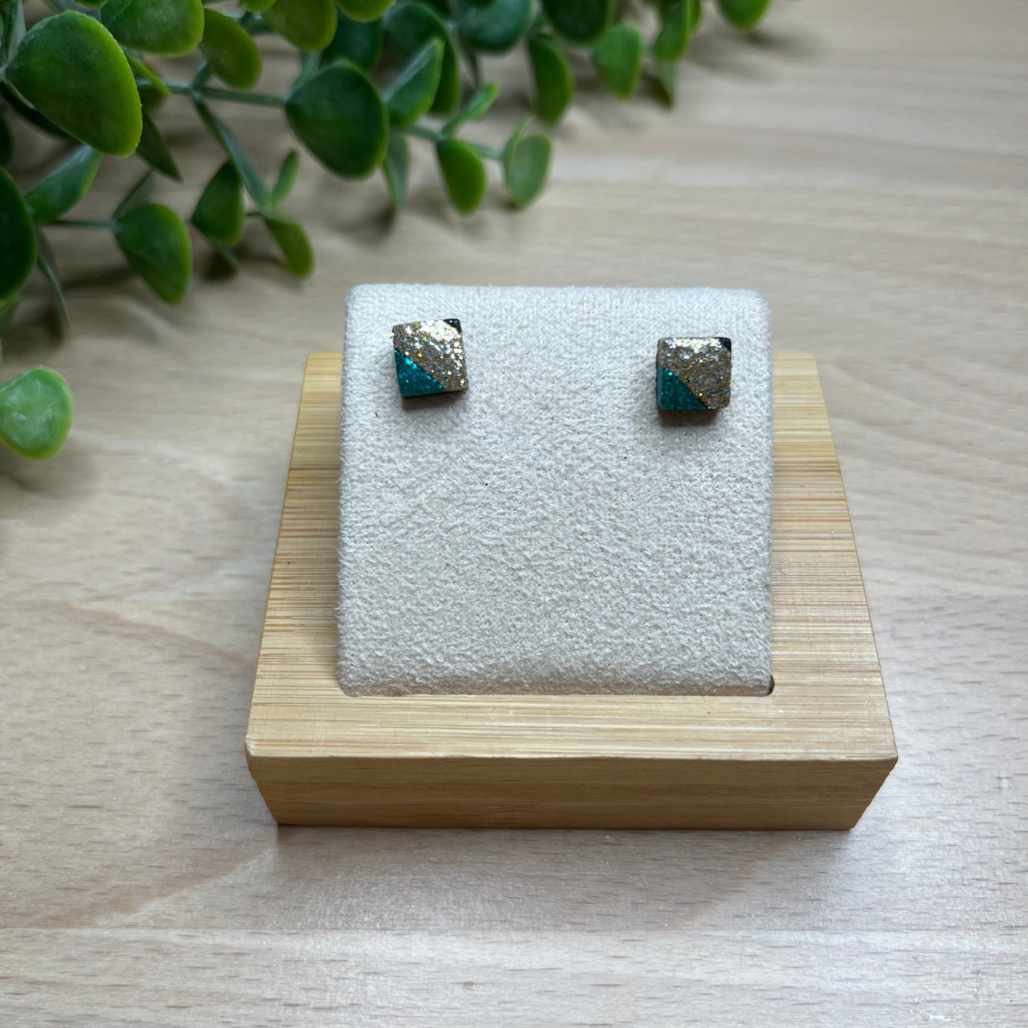 "Vert, or et noir", n°4