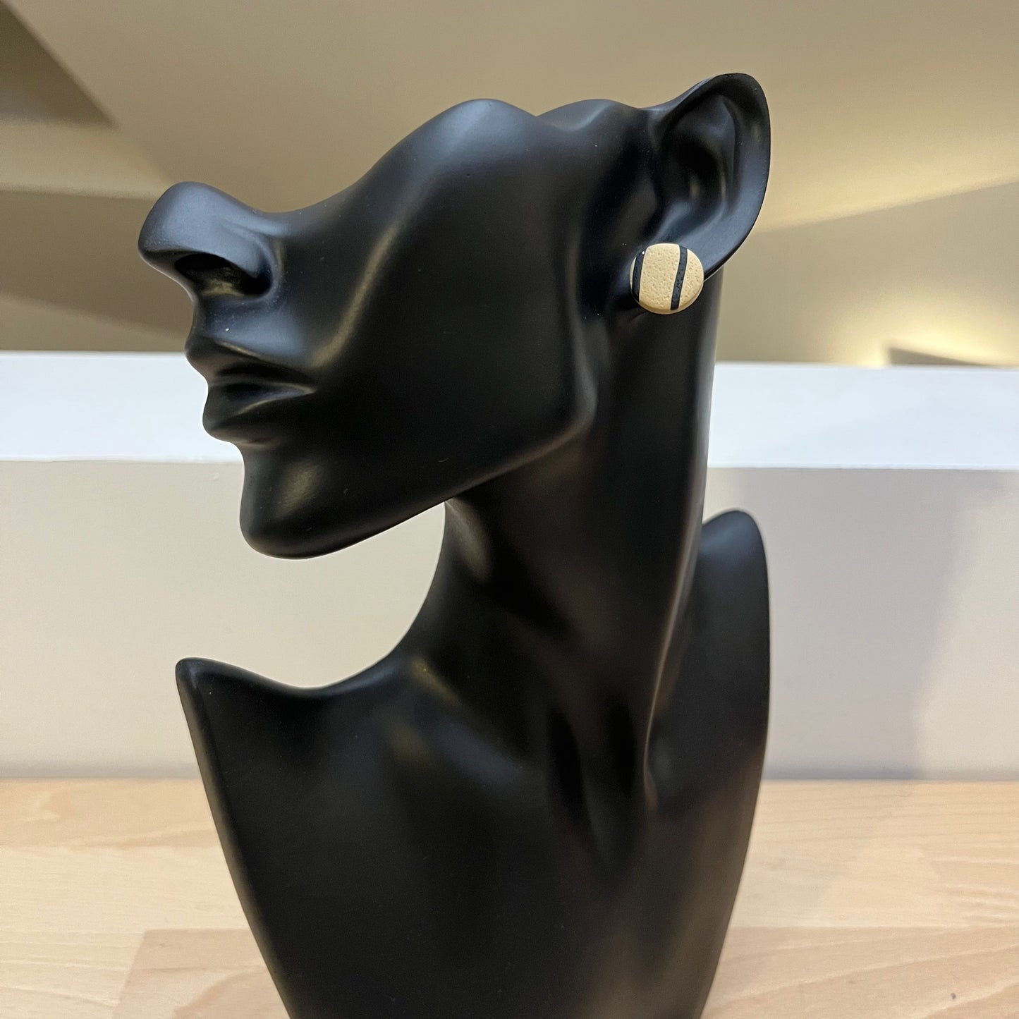 "Beige et noir", n°3