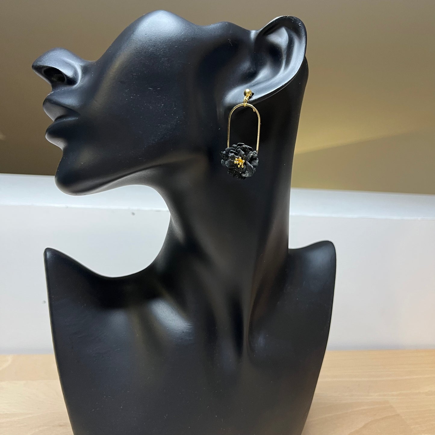 Fleurs noires pailletées, n°2