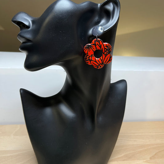 "En rouge et noir", grandes fleurs