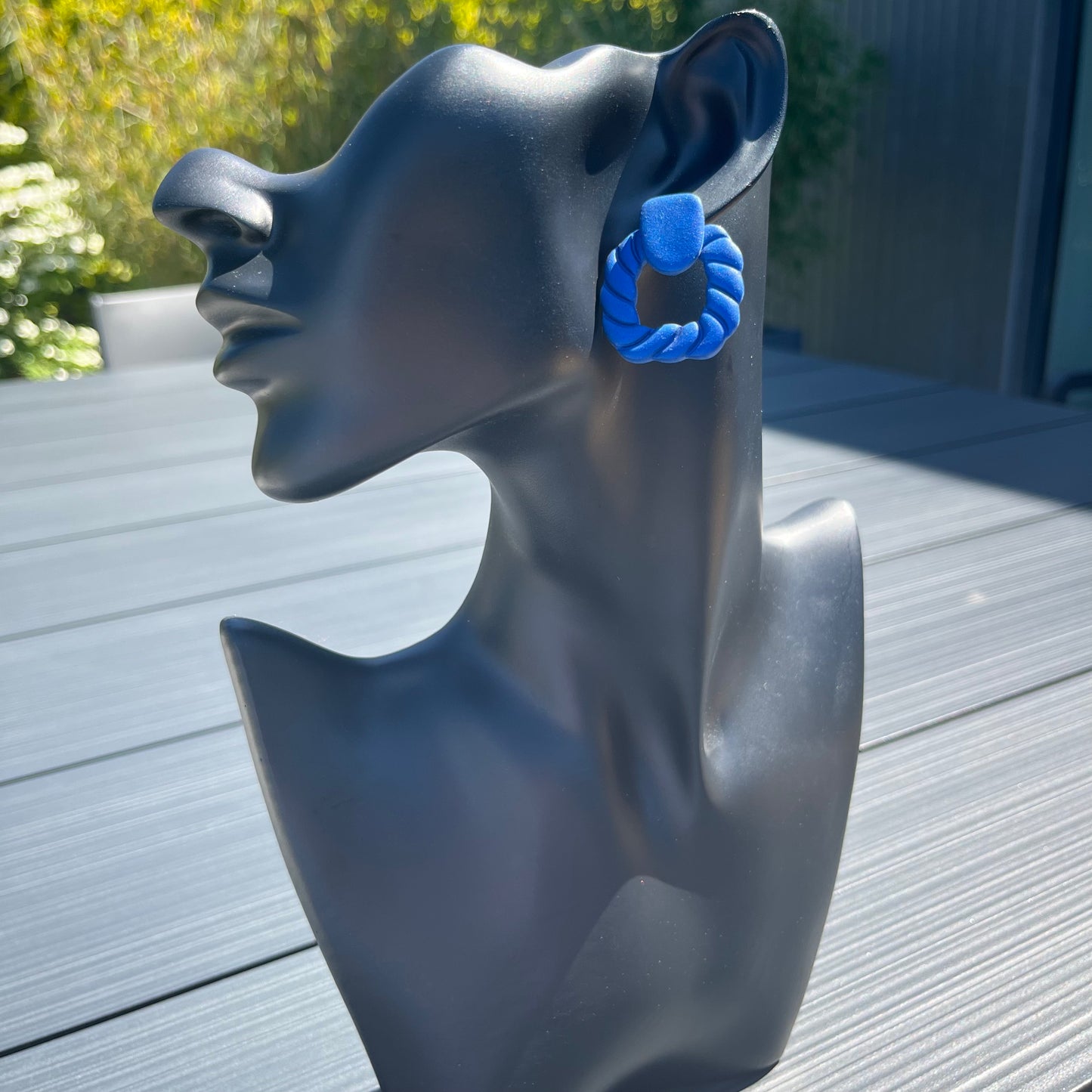 "Cordes", bleu électrique