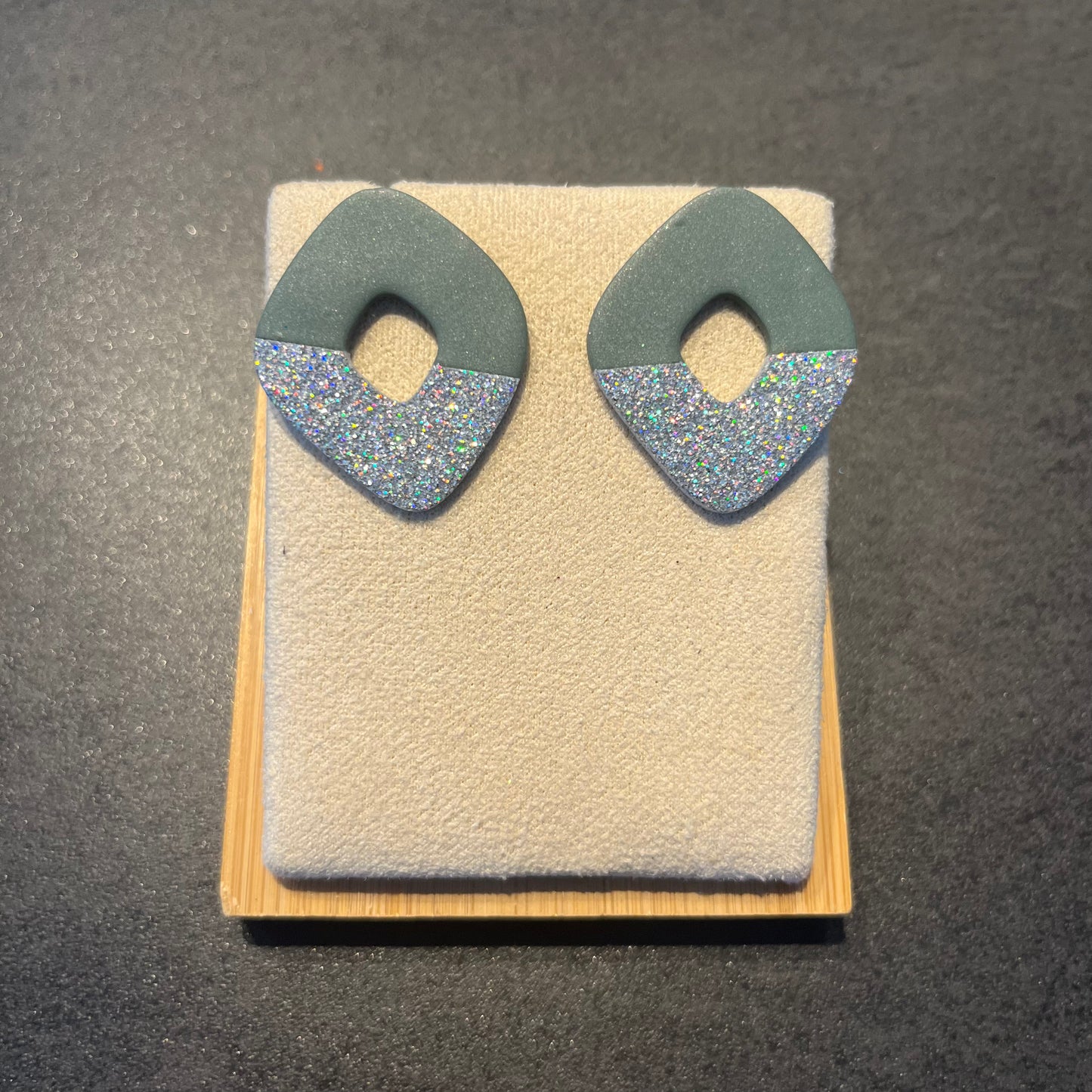 "Kaki et argent", n°2