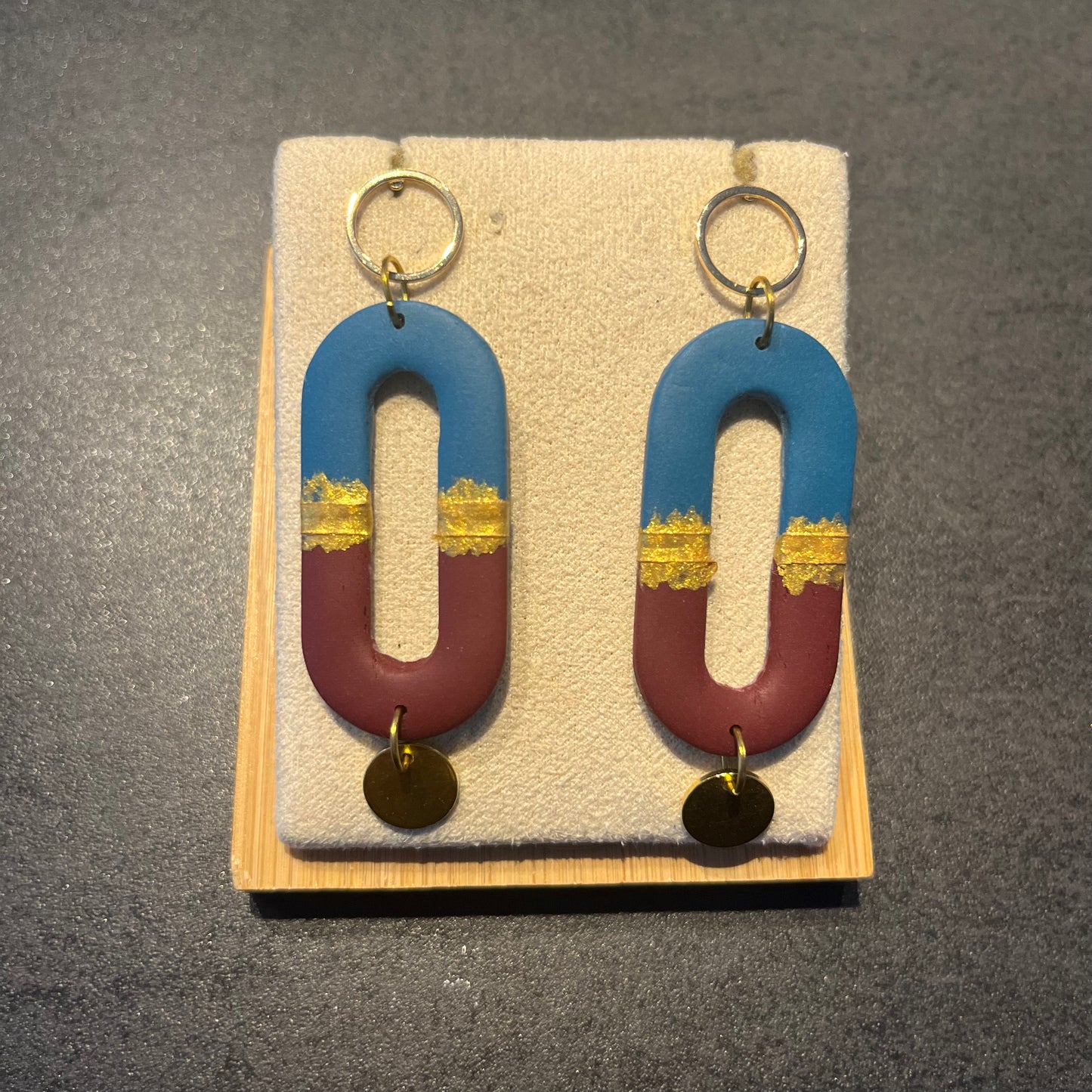 "Turquoise et bordeaux"